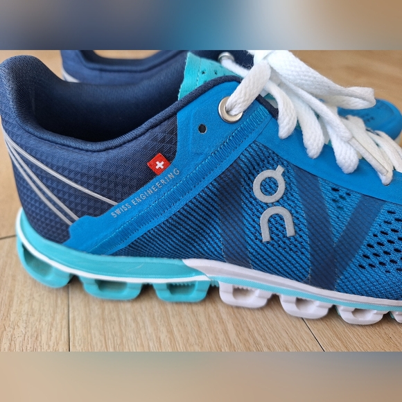 On Cloud Woman Size 7 Cloudflow Malibu Curacao Blue Running Shoes - Picture 9 of 14